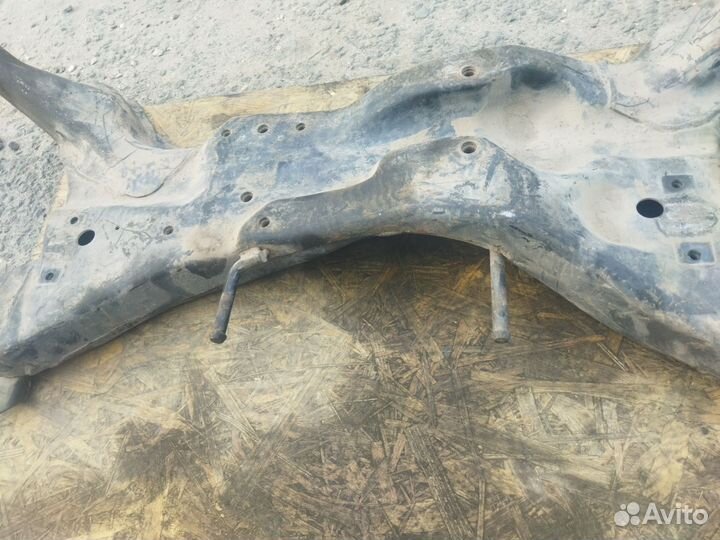 Балка Лансер 9 MR510285