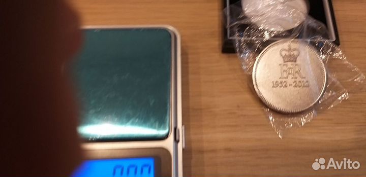 Редкая медаль Бриллиантовый юбилей Елизаветы