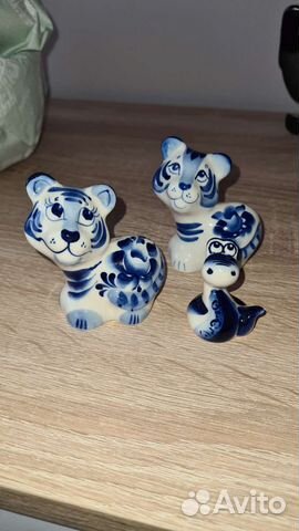 Фигурка стеклянная гжель