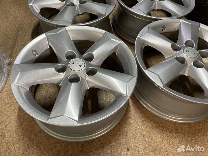 Литые диски Nissan