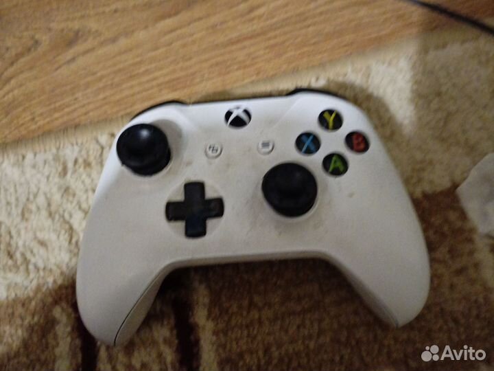 Xbox One s с кинектом и рулем