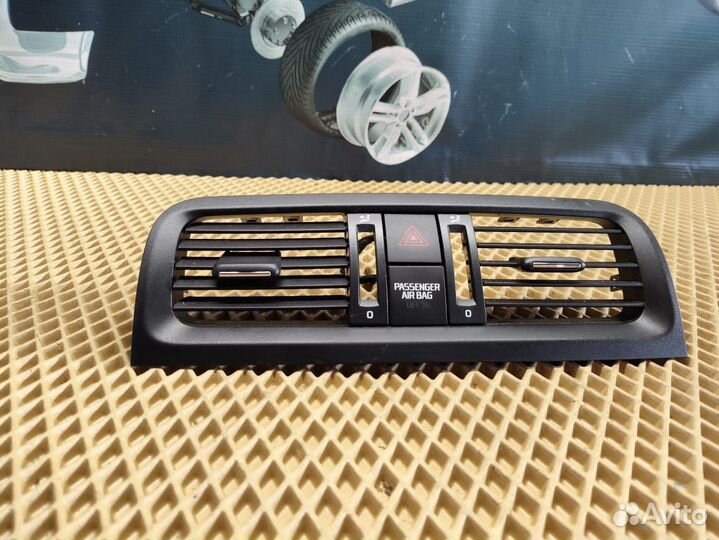 Дефлектор обдува салона Skoda Fabia 2 2012