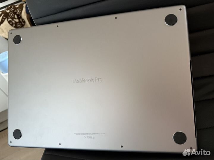 Macbook Pro 16 M1 Max 64GB 1TB отличный