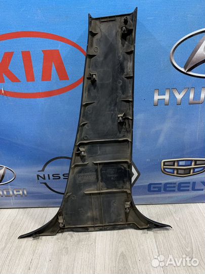 Обшивка средней стойки накладка ремня безопасности