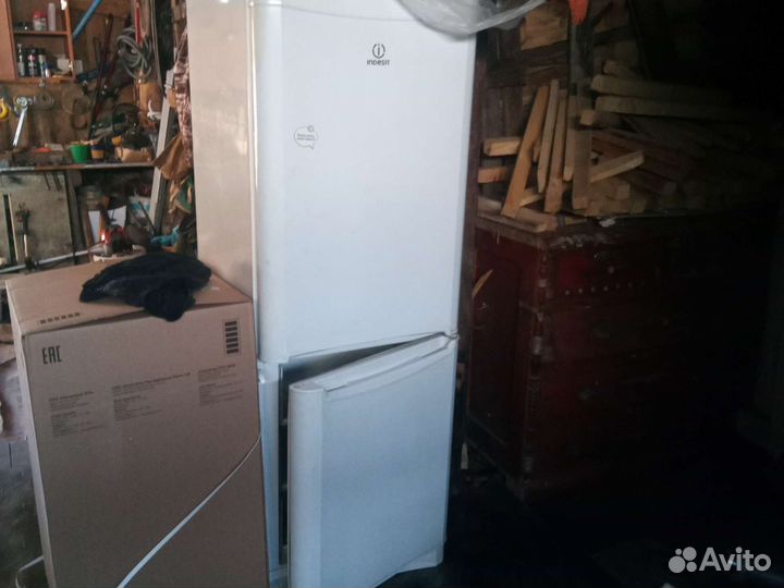 Холодильник бу Индезит