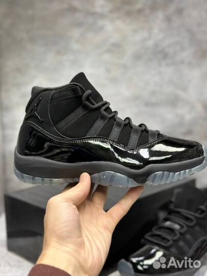 Nike air jordan 11 retro cap and gown