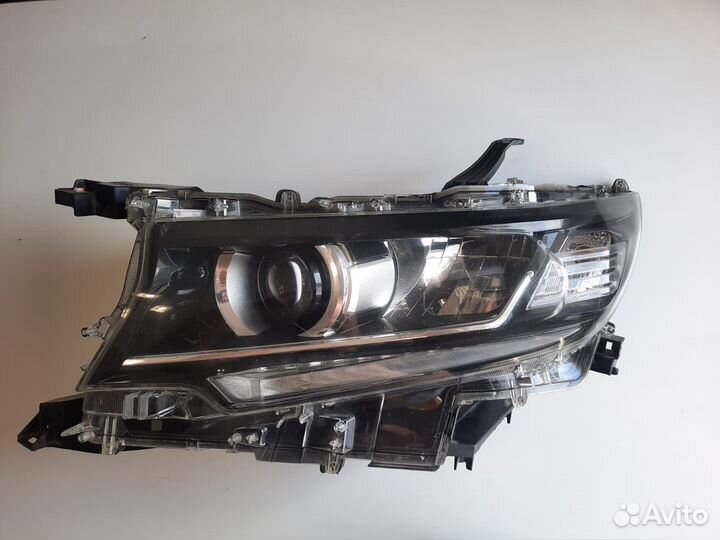 Фара левая Toyota Land Cruiser Prado 150