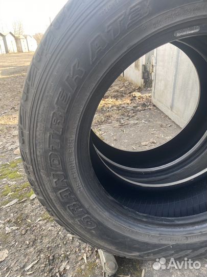 Dunlop Grandtrek AT3 215/70 R16