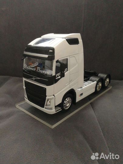 Масштабная модель грузовика volvo FH 6 4