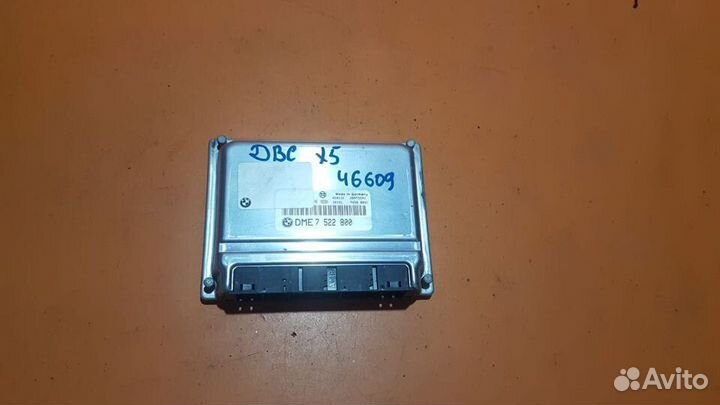 Блок управления двигателем на BMW X5 E53