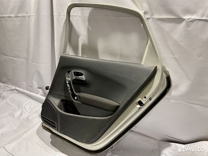 Дверь задняя правая Volkswagen Polo. Оригинал