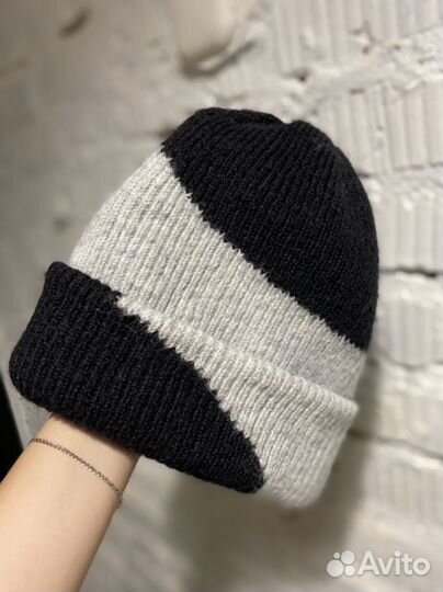 Женская шапка zara