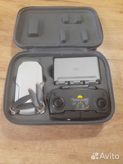 Квадрокоптер dji mini se Fly More Combo
