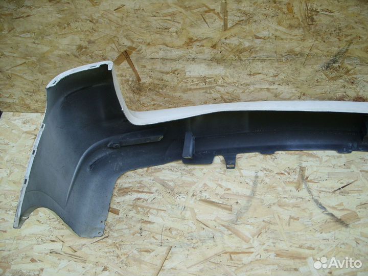 Бампер задний Toyota Raum NCZ20NCZ25 Белыйцарапины