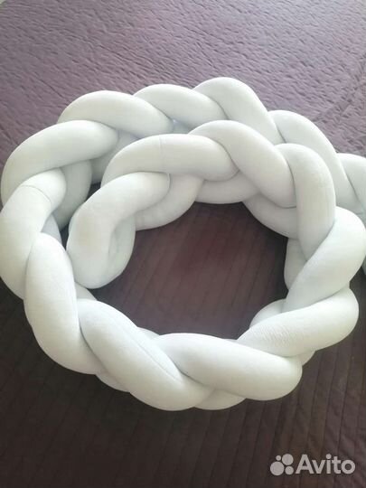 Бортик косичка в кроватку