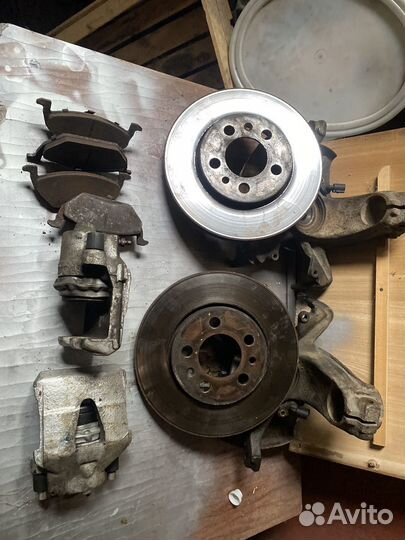 Тормоза и поворотные кулаки шкода октавия