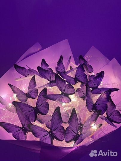 Светящийся букет из бабочек