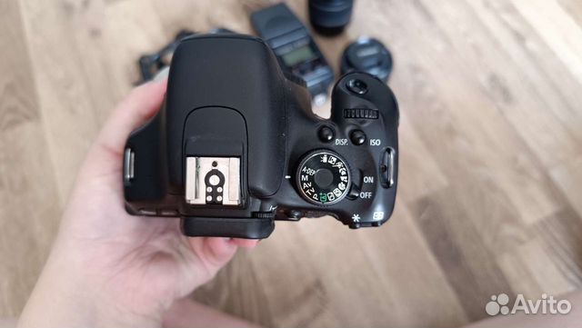 Canon 600d + вспышка + 3 объектива объявление продам