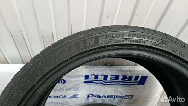 Michelin Pilot Sport 4 S 235/35 R19