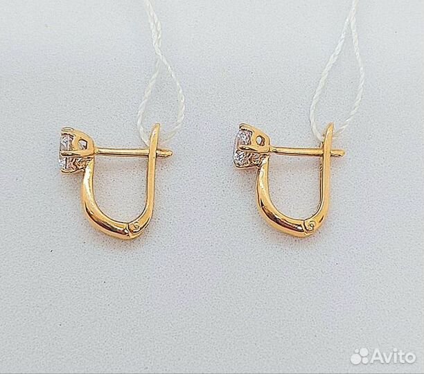 Золотые серьги с камнем