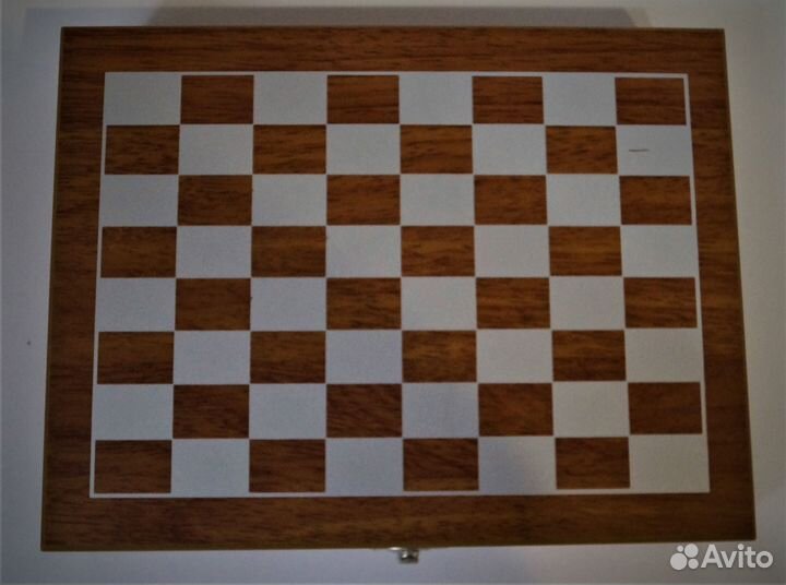 Шахматный набор с фляжкой и стопками