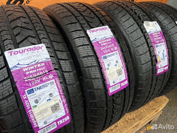 Tourador Winter Pro TSU1 245/45 R19 и 275/40 R19 101U