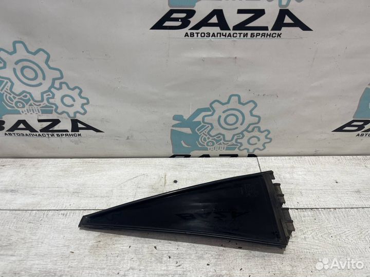 Форточка задней левой двери Toyota RAV 4 3