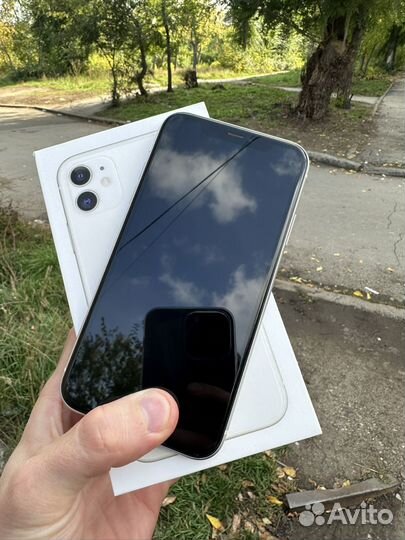 iPhone 11, 64 ГБ