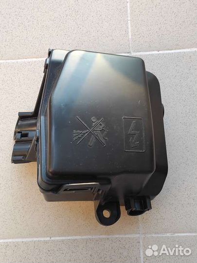 Корпус блока предохранителей renault duster новое