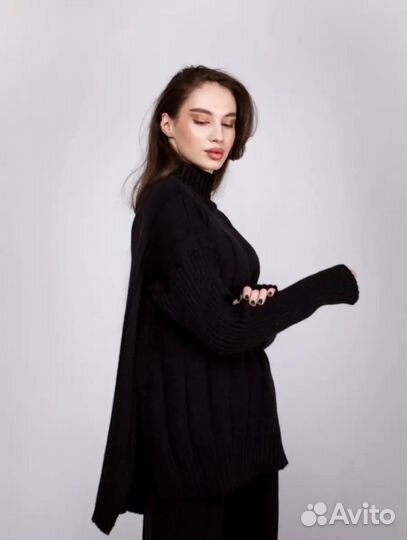 Два костюма и кофта, состояние новых