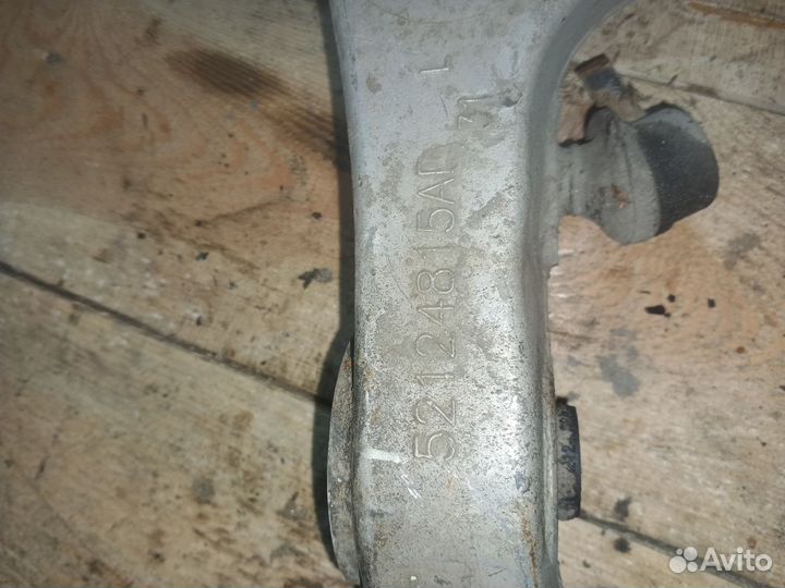 Рычаг задний левый Jeep Grand Cherokee WK2