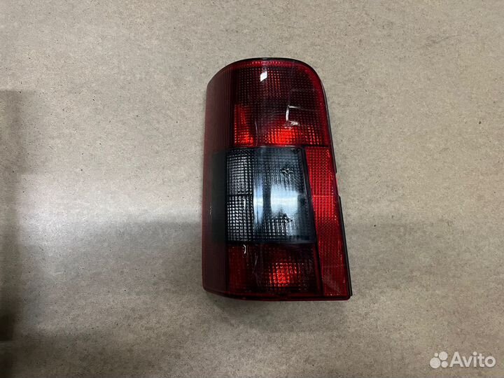 Фонарь задний Peugeot Partner 1