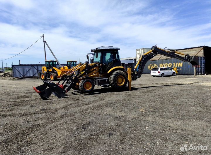 Экскаватор-погрузчик JCB 3CX, 2023