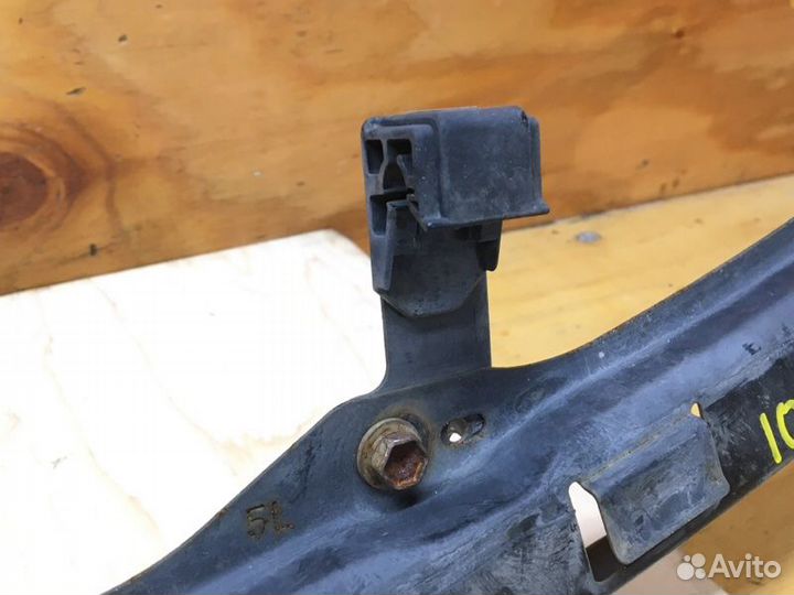 Усилитель бампера передний Toyota Carina ST195