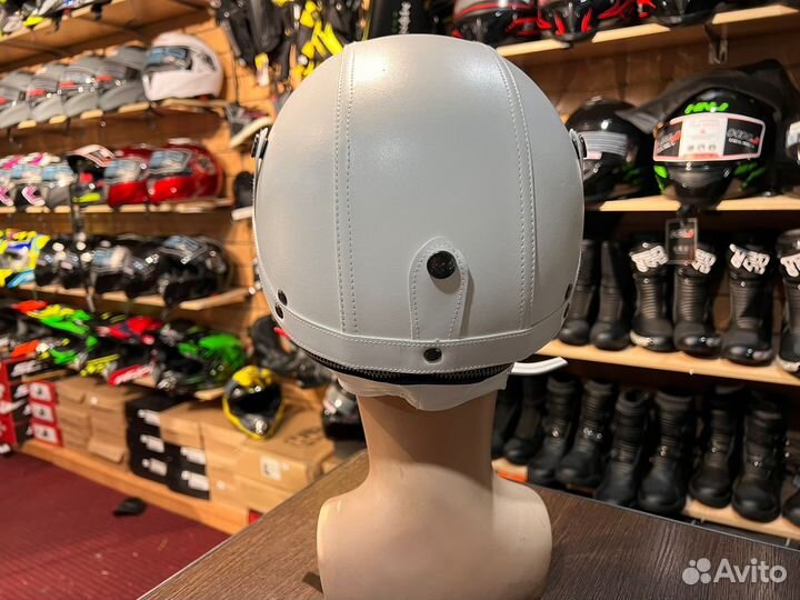 Каска белая кожзам с очками для мото