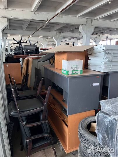 Столы, стулья, тумбочки, стеллажи