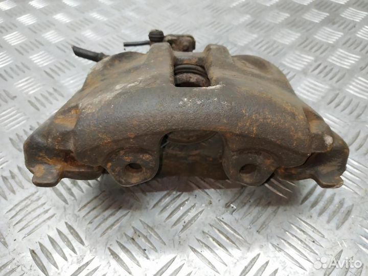 Суппорт тормозной передний правый Mercedes-Benz