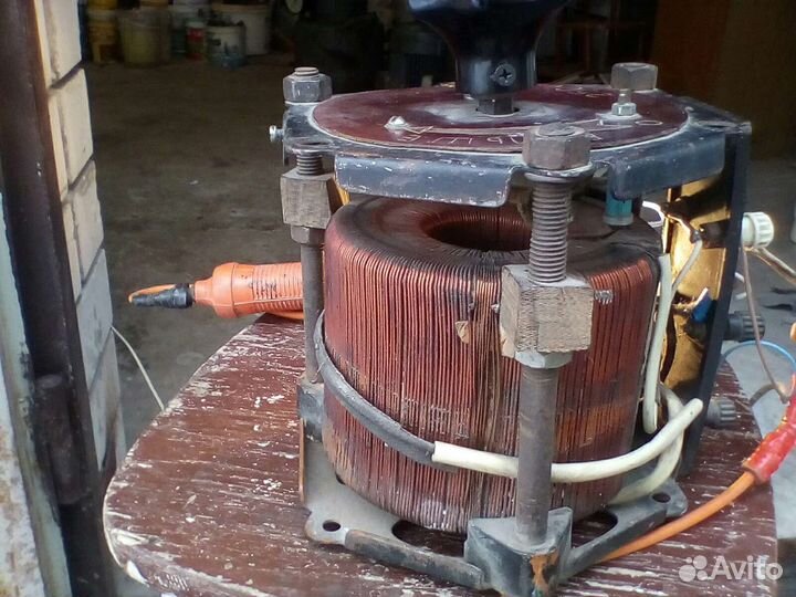 Лабораторный автотрансформатор латр