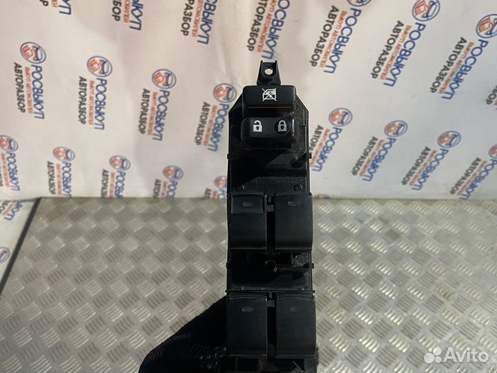 Блок управления стеклоподъемниками Toyota Camry 40