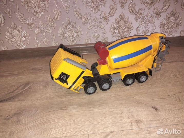 Игрушка грузовик