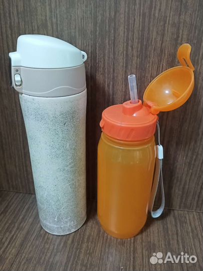 Термос и две бутылочки для воды, напитков