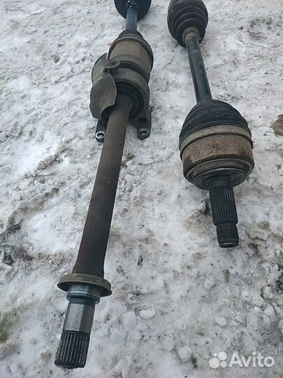 Привод передний Honda cr-v 2.4 2011 год