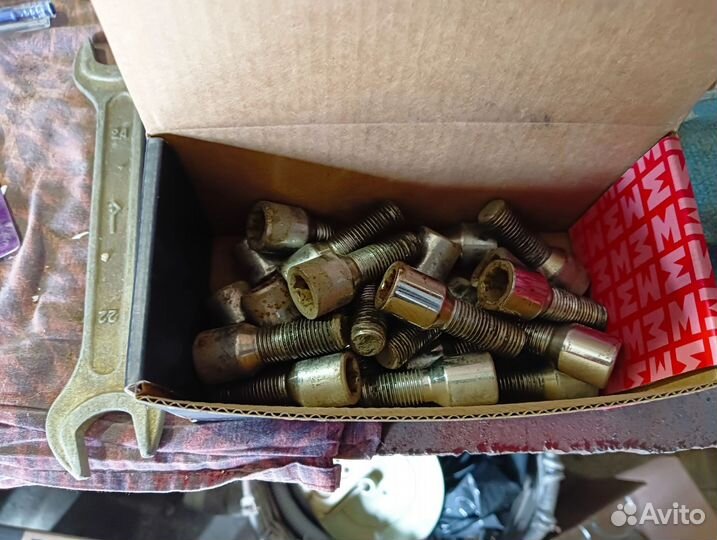 Колесные болты