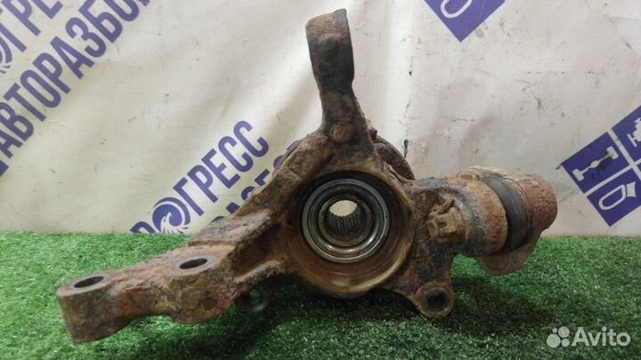 Поворотный кулак передний правый Toyota Corolla