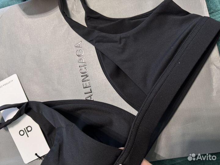 Alo yoga костюм