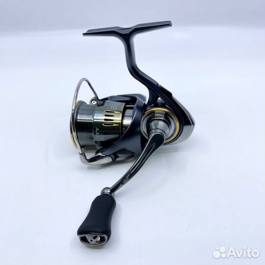 Катушка daiwa 23 airity LT2000S-H