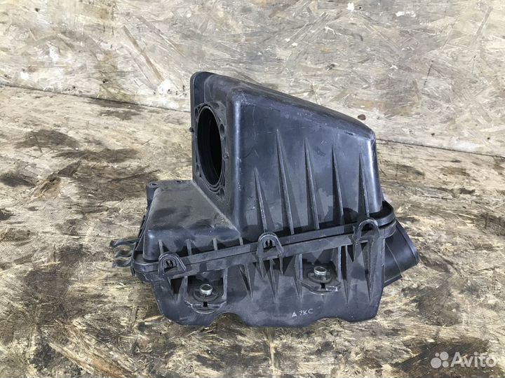 Корпус воздушного фильтра mazda familia bjfw FS