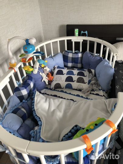 Круглая из бука кровать-трансформер Moon bed 7в1