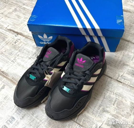 Кроссовки Adidas Retropy F90