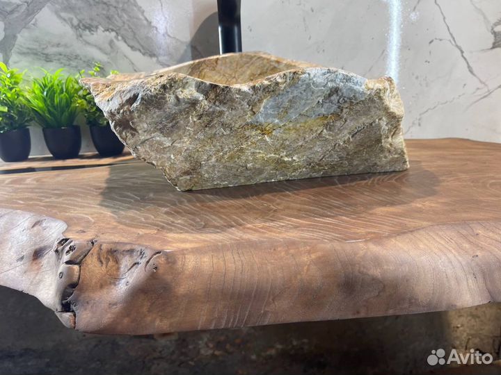 Раковина из мрамора